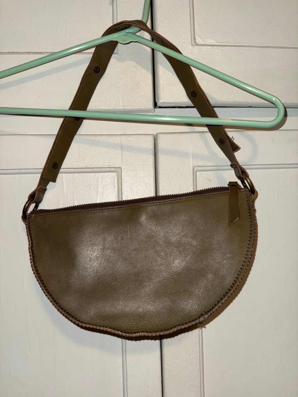 Lyon’s Leather Sage Biggie Bee Convertible Pouch-please read - Picture 3 of 13